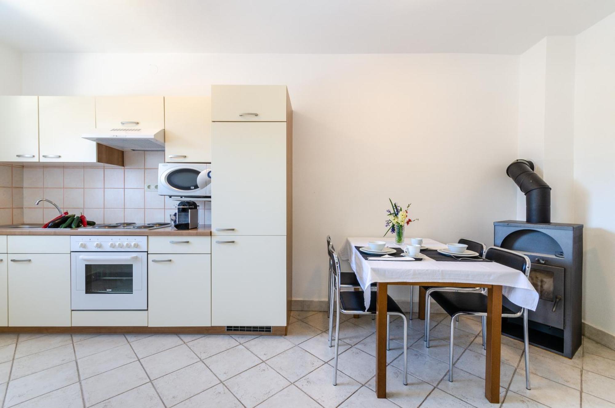 Seaside Guesthouse By Jr City Apartments Jadranovo Camera foto
